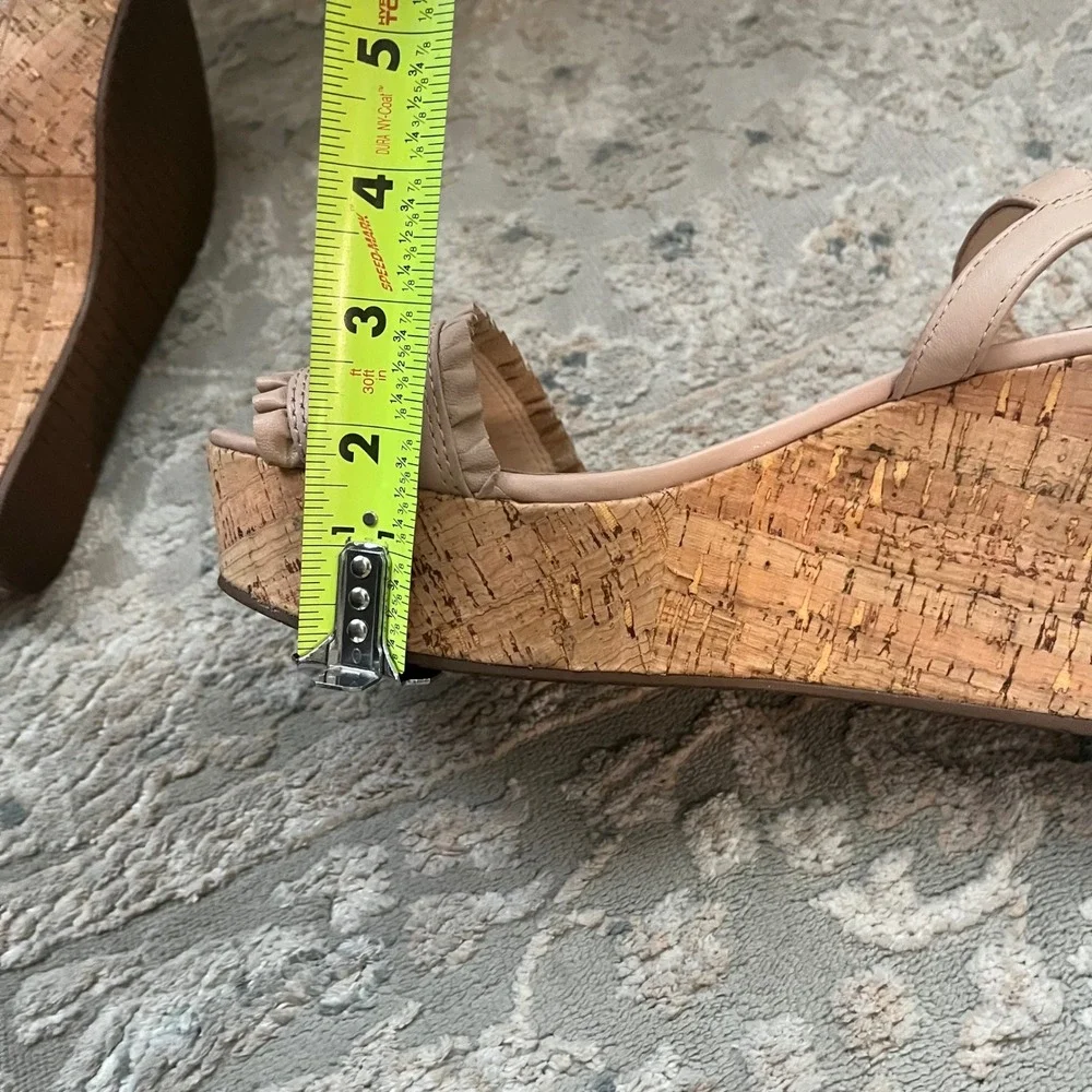 Kate Spade Tomas Nude Beige Ruffle Leather Cork Wedge Sandals 9.5M Preppy